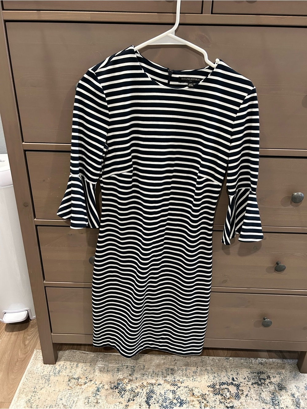 Banana Republic Navy & White Striped Ruffle Sleeve Dress | Size 4 | NWOT - Picture 2 of 4